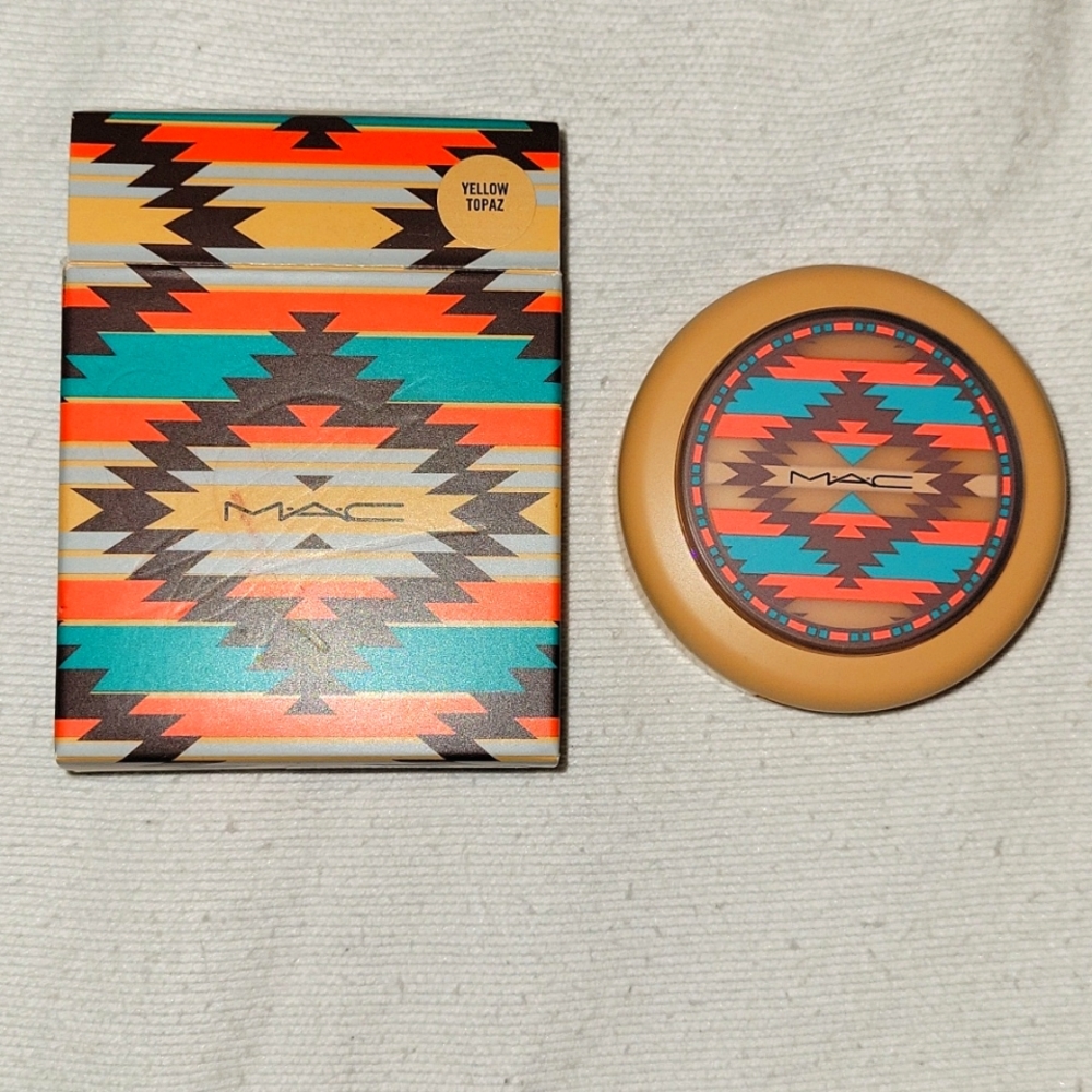 MAC CREAM COLOUR BASE YELLOW TOPAZ VIBE TRIBE NIB